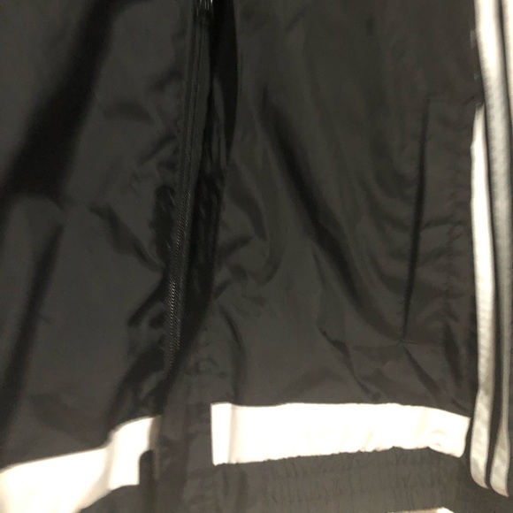 ADIDAS BLACK PUFFER HOODY JACKET BOY SIZE M - Picture 8 of 11